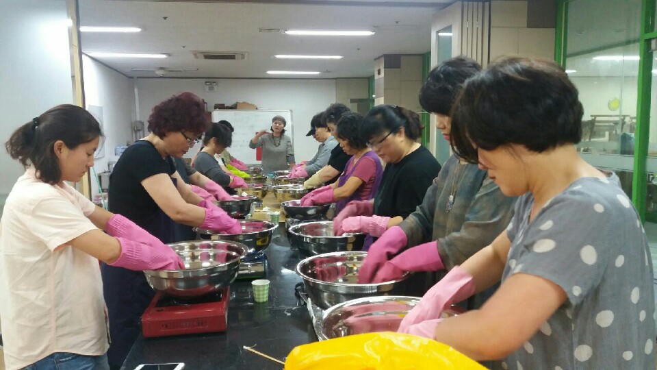 (26일)서천군 한산모시 공에아카데미 소기의 성과 거둬 (4)