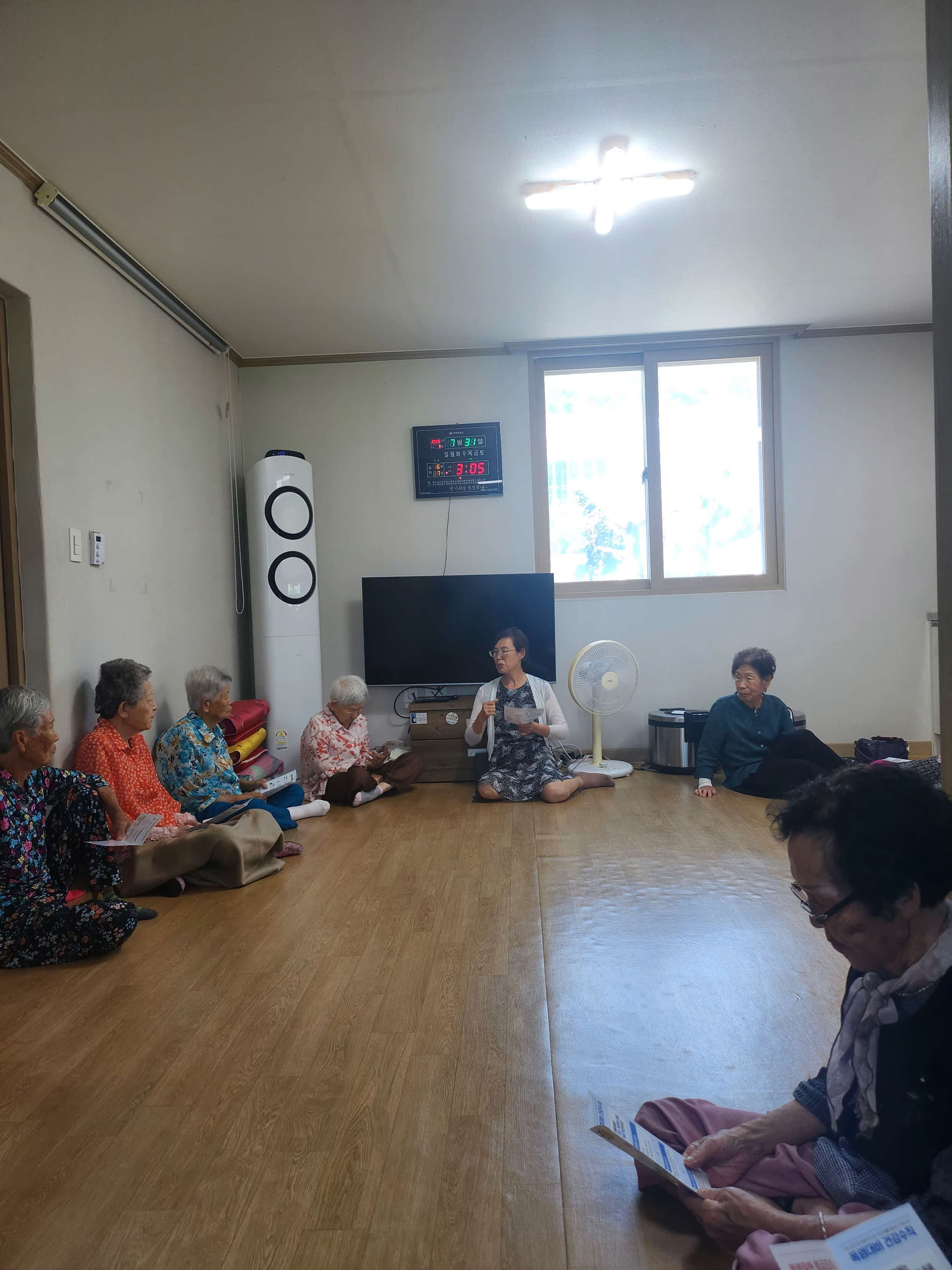 8. 서천읍, 폭염대비 무더위쉼터 경로당 36개소 현장점검 (1).jpeg
