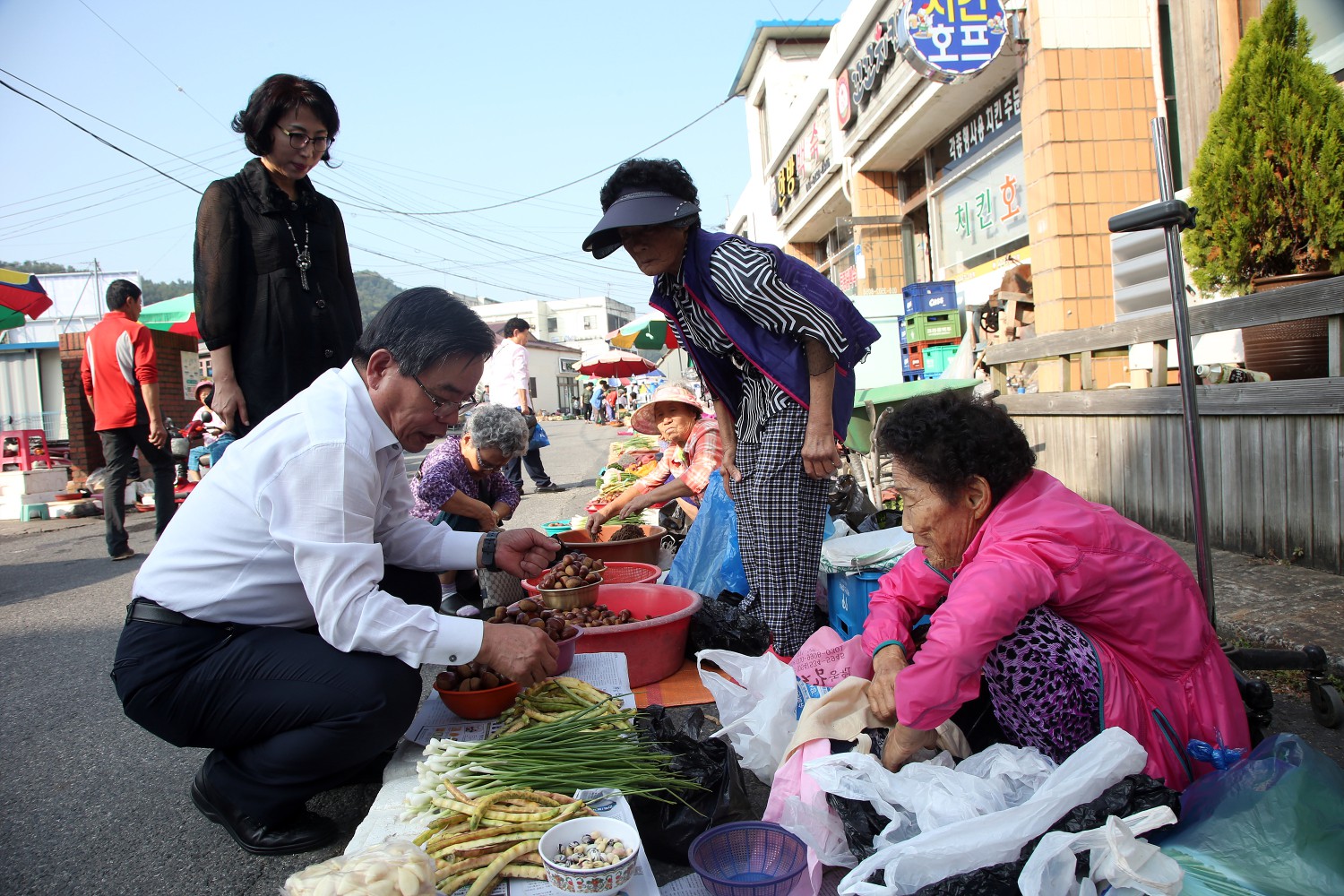 노박래 서천군수, 추석 명절 맞아 전통시장 방문
